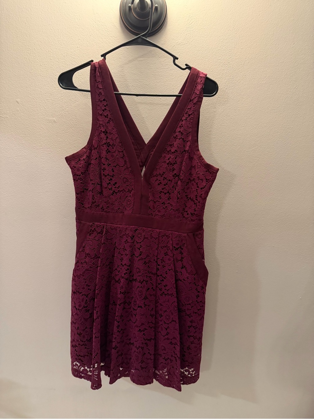 Free People Lovely In Lace Plunge V-Neck Cutout Back Mini Dress M Burgundy